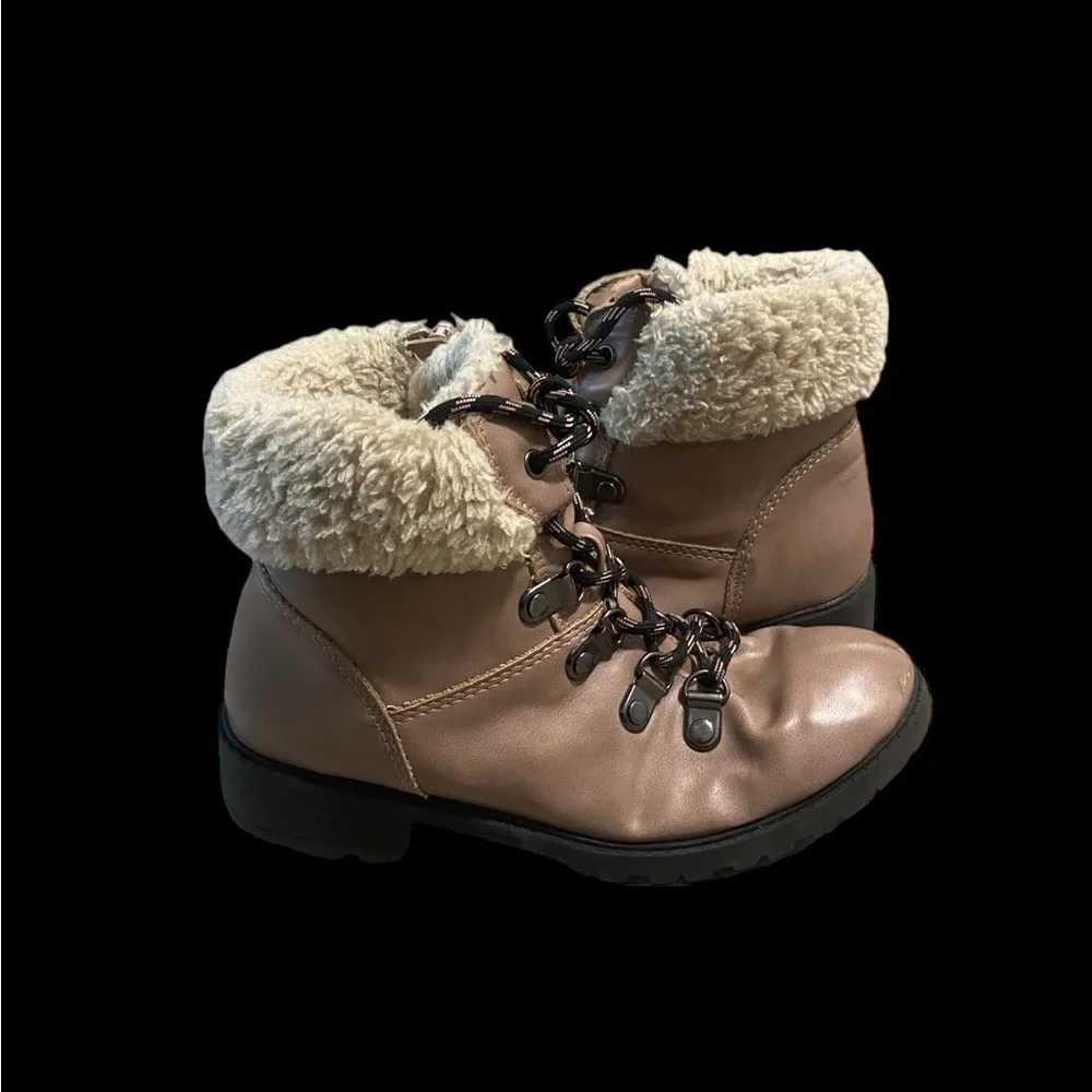 Steve Madden Jxeenia Faux Fur Boots Size 1 Mauve Color With Zippers
